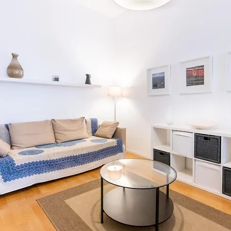 Elegante In Centro Apartment